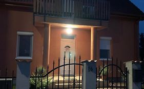 Feher Orchidea Apartman